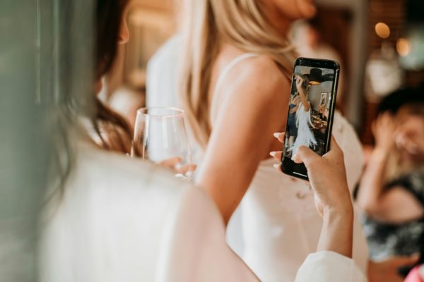How to collect photos from your wedding guests: The ultimate guide